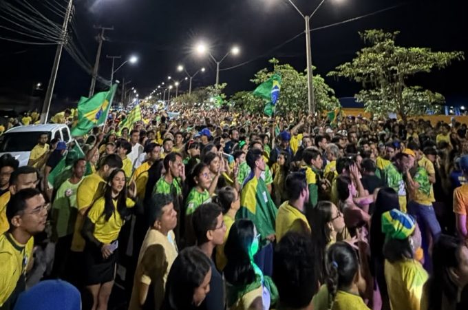 Direita reúne quase 30 mil pessoas em Parnaíba durante ato de apoio a Flávio Bolsonaro